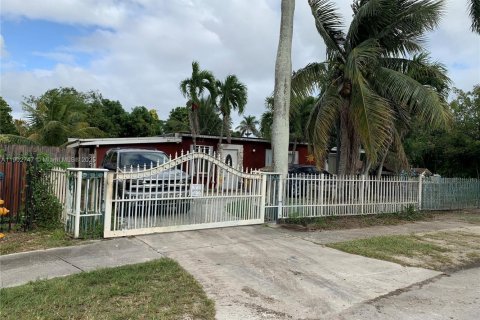 Купить виллу или дом в Хомстед, Флорида 3 спальни, 132.66м2, № 1953058 - фото 2