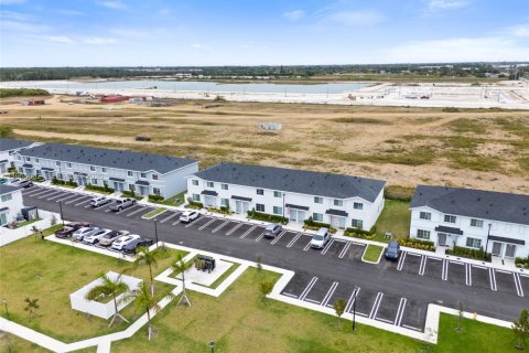 Townhouse in Florida City, Florida 3 bedrooms, 128.21 sq.m. № 2009855 - photo 27