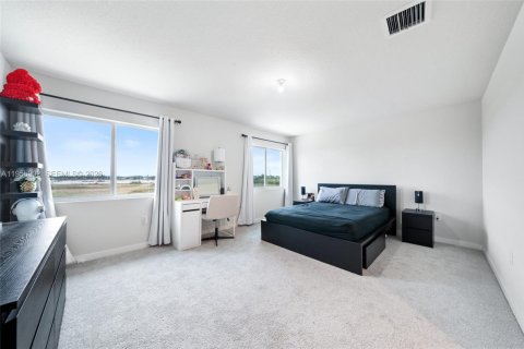 Townhouse in Florida City, Florida 3 bedrooms, 128.21 sq.m. № 2009855 - photo 10