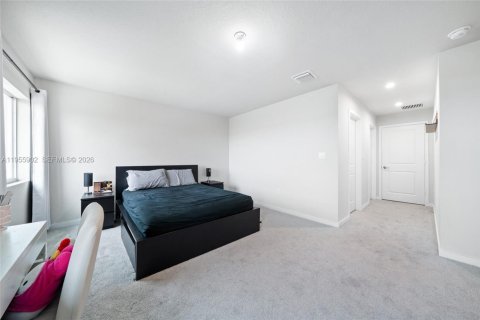 Townhouse in Florida City, Florida 3 bedrooms, 128.21 sq.m. № 2009855 - photo 8