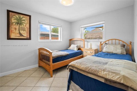 House in Dania Beach, Florida 3 bedrooms, 124.58 sq.m. № 1818031 - photo 14