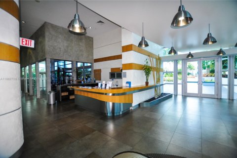 Condo in Aventura, Florida, 2 bedrooms  № 1978116 - photo 25