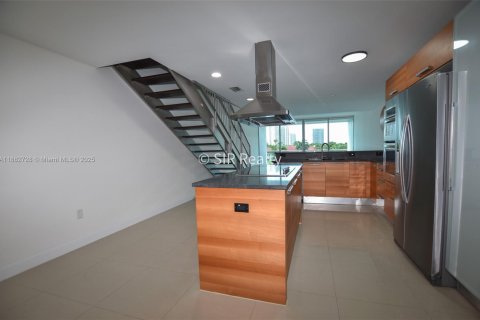 Condo in Aventura, Florida, 2 bedrooms  № 1978116 - photo 1