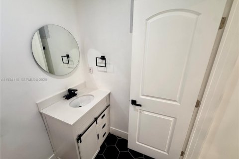 Casa en alquiler en Miami, Florida, 2 dormitorios, 74.32 m2 № 1993764 - foto 8