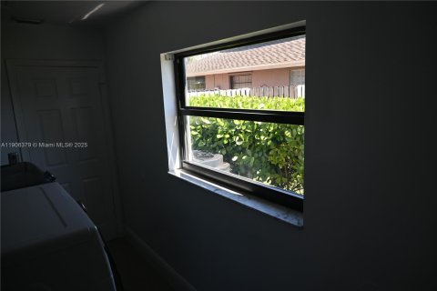 Снять в аренду виллу или дом в Веллингтон, Флорида 4 спальни, 198.81м2, № 1963479 - фото 11