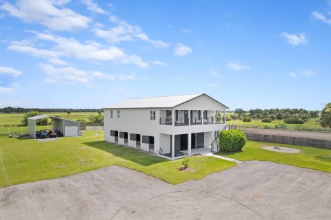 Villa ou maison à vendre à Okeechobee, Floride: 3 chambres, 214.33 m2 № 2186515 - photo 5