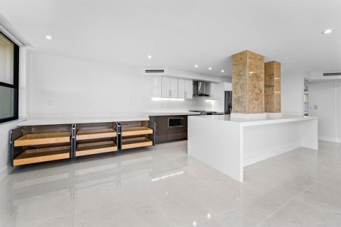 Condo in Riviera Beach, Florida, 2 bedrooms № 2088011 - photo 6