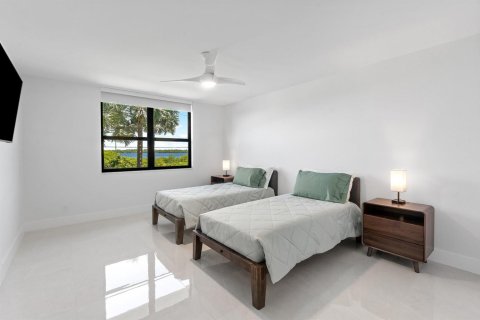 Condo in Riviera Beach, Florida, 2 bedrooms № 2088011 - photo 18