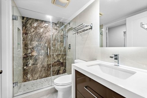 Condo in Riviera Beach, Florida, 2 bedrooms № 2088011 - photo 22