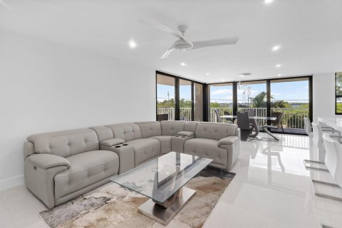Condo in Riviera Beach, Florida, 2 bedrooms № 2088011 - photo 10