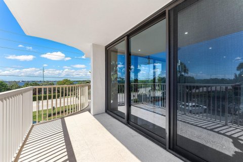 Condo in Riviera Beach, Florida, 2 bedrooms № 2088011 - photo 26