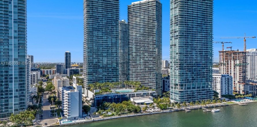 Condo à Miami, Floride, 2 chambres  № 2008866