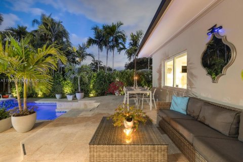 House in Miami Shores, Florida 3 bedrooms, 193.7 sq.m. № 2003984 - photo 25