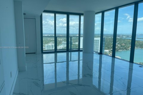 Condominio en alquiler en Miami, Florida, 1 dormitorio, 65.59 m2 № 1949475 - foto 4