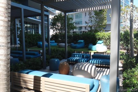 Condominio en alquiler en Miami, Florida, 1 dormitorio, 65.59 m2 № 1949475 - foto 16