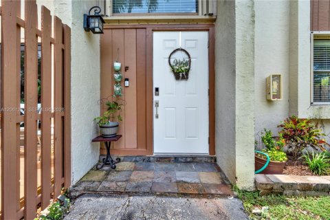 Touwnhouse à louer à Miami, Floride: 2 chambres, 130.06 m2 № 2177548 - photo 4