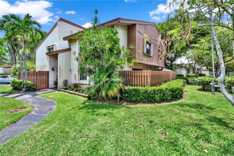 Touwnhouse à louer à Miami, Floride: 2 chambres, 130.06 m2 № 2177548 - photo 30