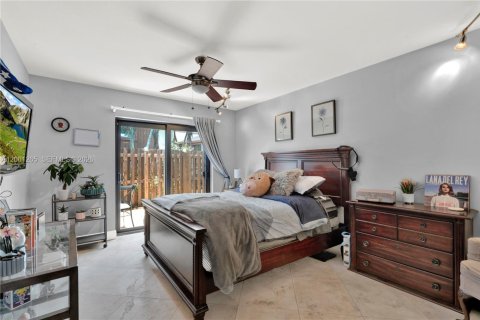 Touwnhouse à louer à Miami, Floride: 2 chambres, 130.06 m2 № 2177548 - photo 17