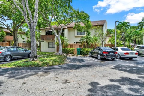 Touwnhouse à louer à Miami, Floride: 2 chambres, 130.06 m2 № 2177548 - photo 2