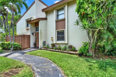 Touwnhouse à louer à Miami, Floride: 2 chambres, 130.06 m2 № 2177548 - photo 3
