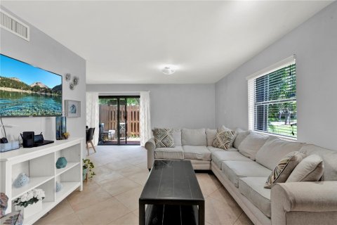 Touwnhouse à louer à Miami, Floride: 2 chambres, 130.06 m2 № 2177548 - photo 8