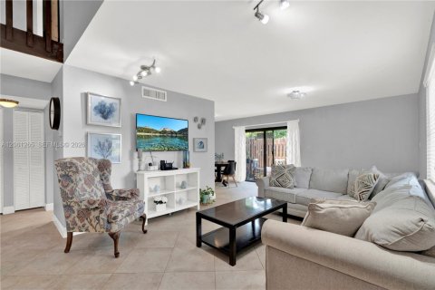 Touwnhouse à Miami, Floride 2 chambres, 130.06 m2 № 2177548