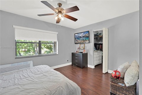 Touwnhouse à louer à Miami, Floride: 2 chambres, 130.06 m2 № 2177548 - photo 28