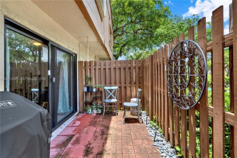Touwnhouse à louer à Miami, Floride: 2 chambres, 130.06 m2 № 2177548 - photo 11