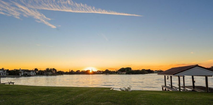 Villa ou maison à Delray Beach, Floride 3 chambres, 152.73 m2 № 857023