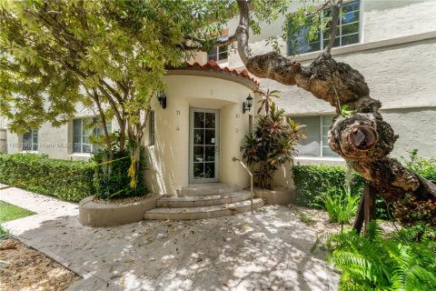 Condo in Miami Beach, Florida, 1 bedroom № 1961043 - photo 14