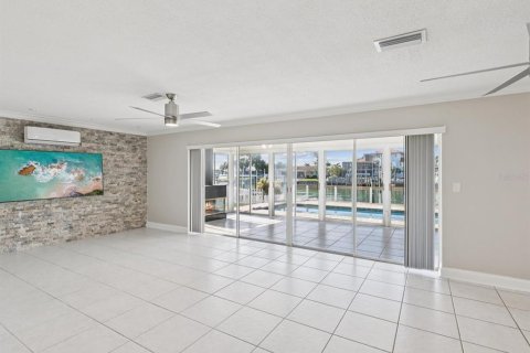 Villa ou maison à louer à Clearwater, Floride: 3 chambres, 201.32 m2 № 1831730 - photo 10
