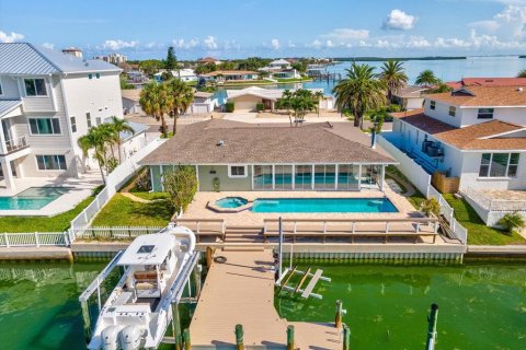 Villa ou maison à louer à Clearwater, Floride: 3 chambres, 201.32 m2 № 1831730 - photo 3
