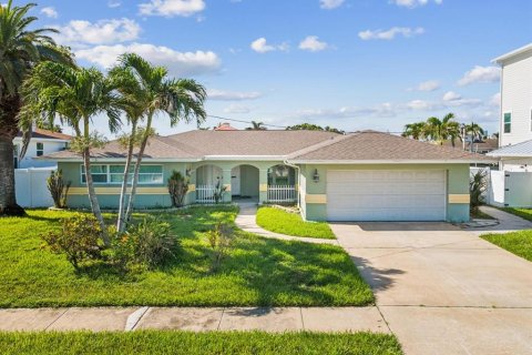 Villa ou maison à louer à Clearwater, Floride: 3 chambres, 201.32 m2 № 1831730 - photo 2