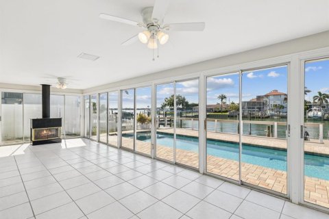 Villa ou maison à louer à Clearwater, Floride: 3 chambres, 201.32 m2 № 1831730 - photo 13