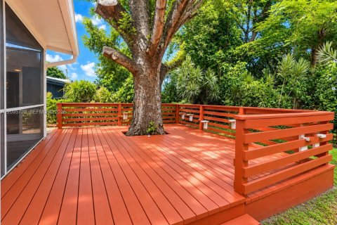 Casa en venta en Fort Lauderdale, Florida, 3 dormitorios, 110.74 m2 № 2385278 - foto 15