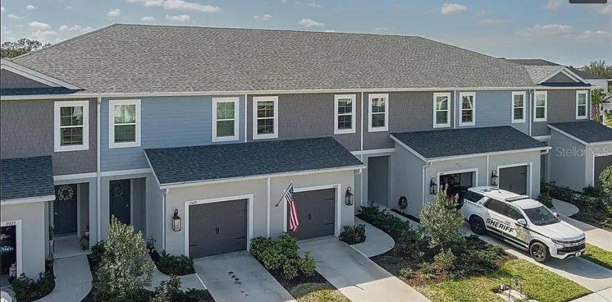 Townhouse in Parrish, Florida 3 bedrooms, 169.27 sq.m. № 2377465