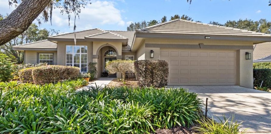 House in Lecanto, Florida 4 bedrooms, 184.97 sq.m. № 1565123