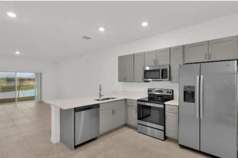 Townhouse in Kissimmee, Florida 2 bedrooms, 109.62 sq.m. № 2201765 - photo 3