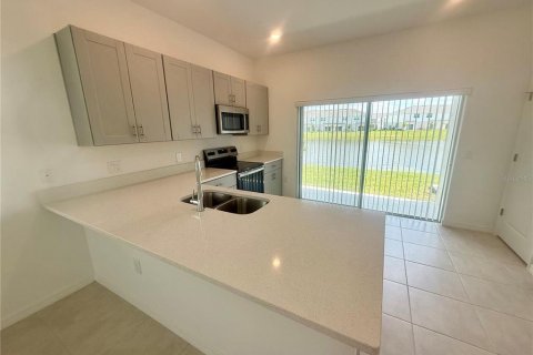 Touwnhouse à louer à Kissimmee, Floride: 2 chambres, 112.41 m2 № 2296566 - photo 7