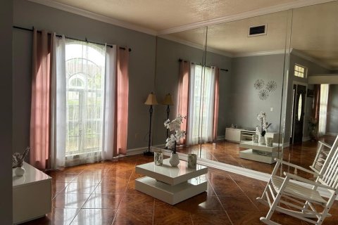 Villa ou maison à louer à Orlando, Floride: 4 chambres, 215.07 m2 № 2147482 - photo 4