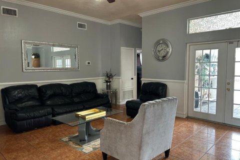Villa ou maison à louer à Orlando, Floride: 4 chambres, 215.07 m2 № 2147482 - photo 7