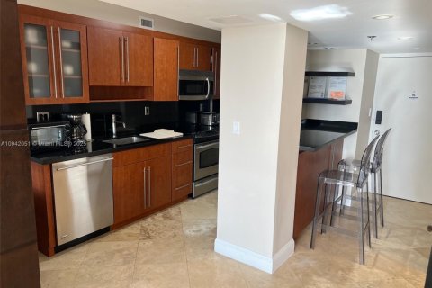 Condominio en alquiler en Miami Beach, Florida, 50.63 m2 № 2019375 - foto 8