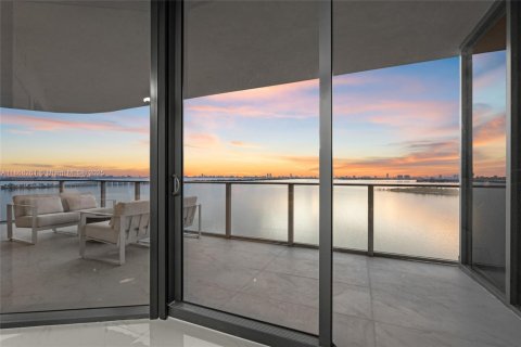 Copropriété à vendre à Miami, Floride: 4 chambres, 249.54 m2 № 1922658 - photo 8