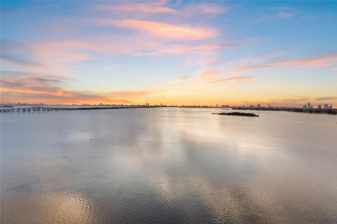 Copropriété à vendre à Miami, Floride: 4 chambres, 249.54 m2 № 1922658 - photo 10