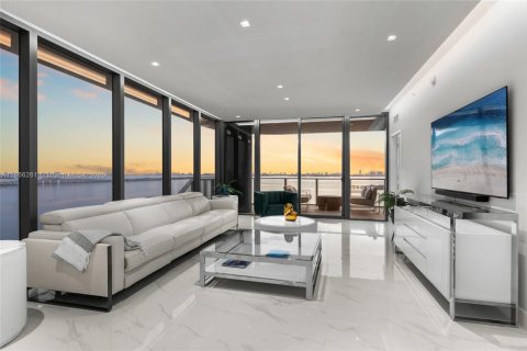 Copropriété à vendre à Miami, Floride: 4 chambres, 249.54 m2 № 1922658 - photo 5