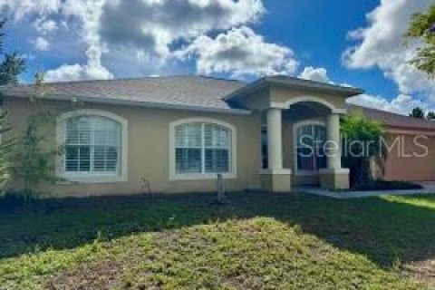 House in Palm Bay, Florida 3 bedrooms, 201.88 sq.m. № 2367123