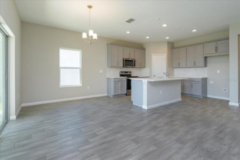 Casa en venta en Lady Lake, Florida, 4 dormitorios, 180.04 m2 № 1835875 - foto 7