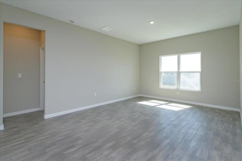 Casa en venta en Lady Lake, Florida, 4 dormitorios, 180.04 m2 № 1835875 - foto 9