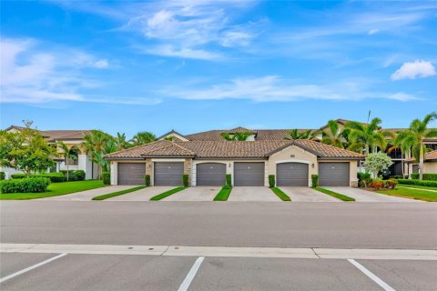 Condo in Bradenton, Florida, 2 bedrooms in LAKEWOOD NATIONAL  № 1780518 - photo 29