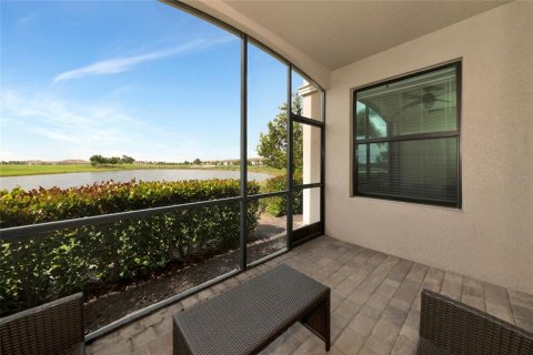 Condo in Bradenton, Florida, 2 bedrooms in LAKEWOOD NATIONAL  № 1780518 - photo 27